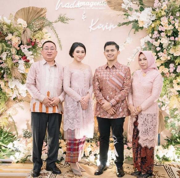 Mencari Busana Tunangan yang Sempurna