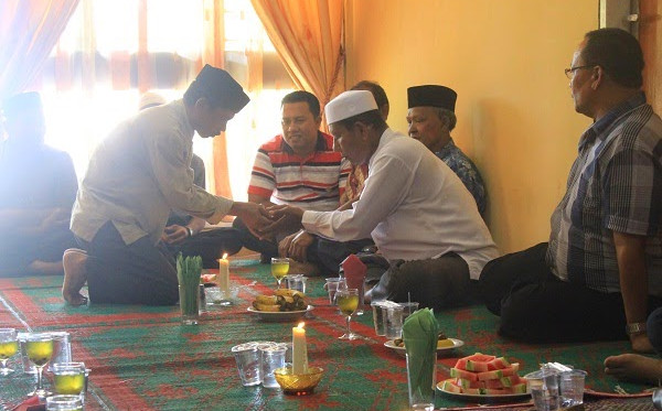 Cara melamar wanita bahasa Jawa